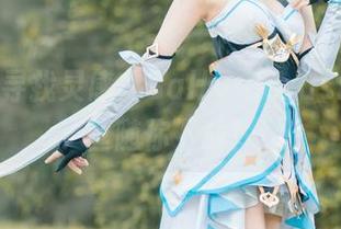 在裤里寻找灵感，Sally Dorasnow的丝随你下载！